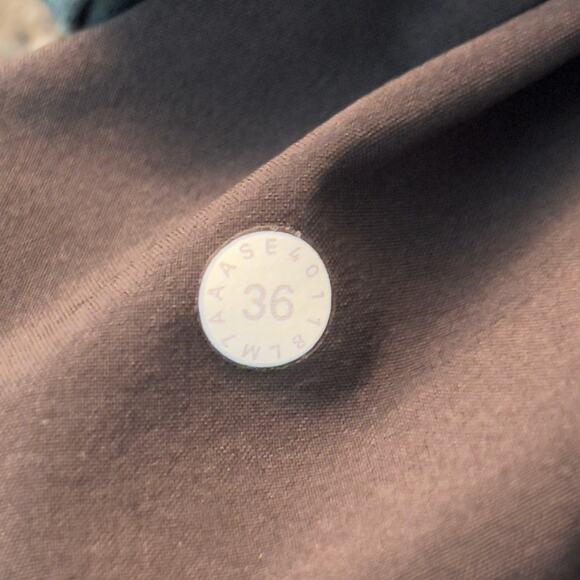 Lululemon Mens Commission Short Slim Chino 9" Antigua 36w - Picture 3 of 11